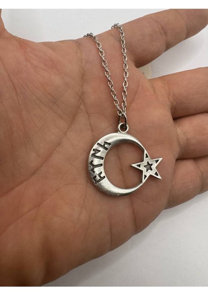 Göktürkçe “türk” Yazılı Ay Yıldız Desen Gümüş Renk Unisex Kolye – Türk Kimliğini Yansıtan Takı