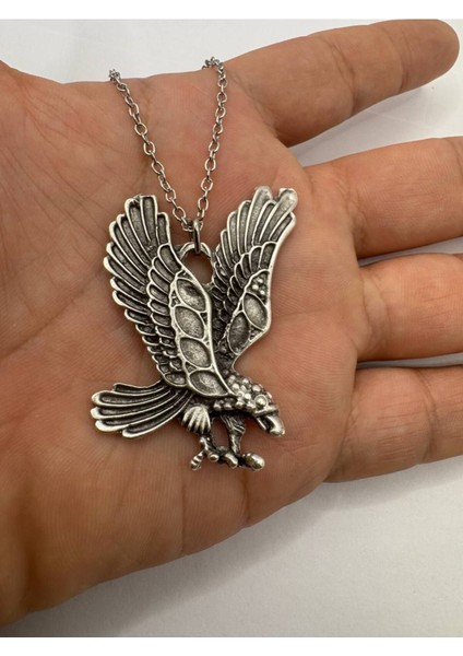 Uçan Kartal Desen Unisex Kolye – Güç ve Özgürlüğü Temsil Eden Şık Tasarım - Metal Zincir