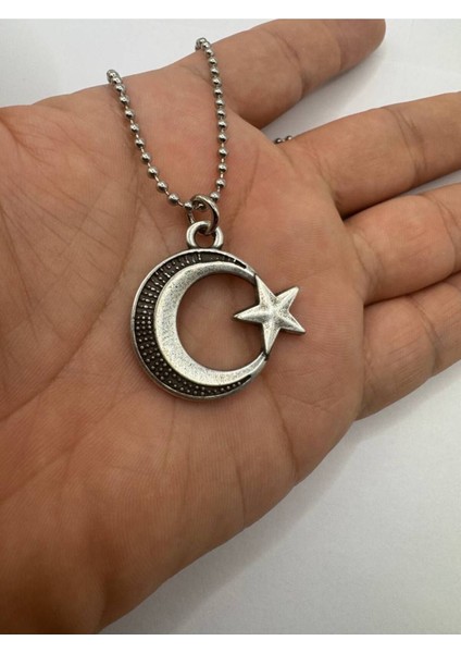 Taş Işlemeli Gümüş Renk Ay Yıldız Desen Unisex Kolye – Işıltılı ve Anlamlı Türk Sembolü