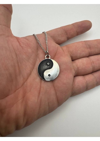 Yin Yang Ba Gua Tai Chi Sembolü Unisex Kolye – Metal Zincirli, Spiritüel Enerji ve Denge Temalı Takı