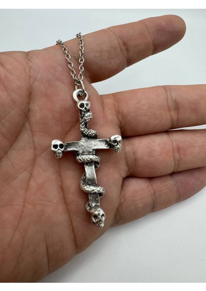 Yılan Sarılı Kurukafa Desen Haç Unisex Kolye – Metal Zincirli, Metal Gotik ve Alternatif Takı