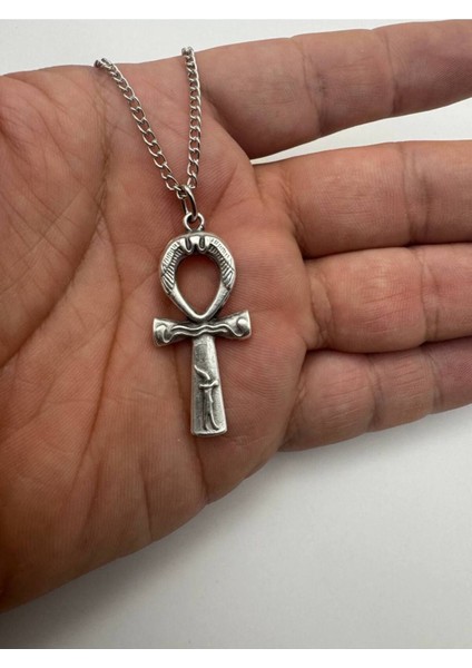 Ankh Sembolü Desen Kolye – Metal Zincirli, Antik & Unisex Takı