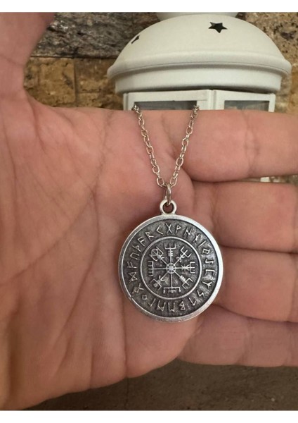 Viking Pusula Madalyon Unisex Kolye – Yol Gösterici ve Güç Sembolü