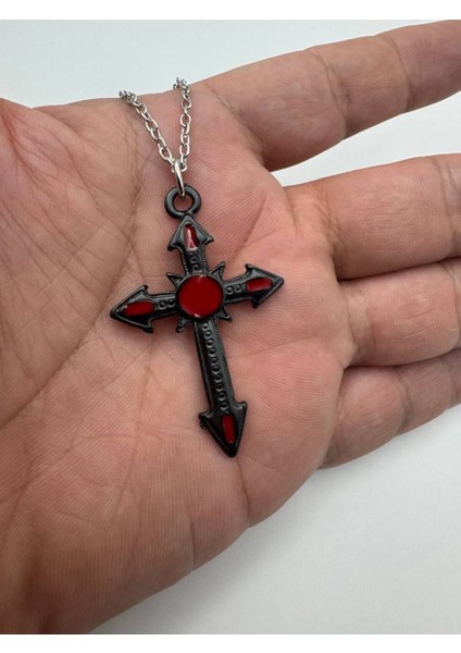 Siyah Gotik Haç Desen Unisex Kolye – Metal Zincirli, Metal Alternatif ve Vintage Takı