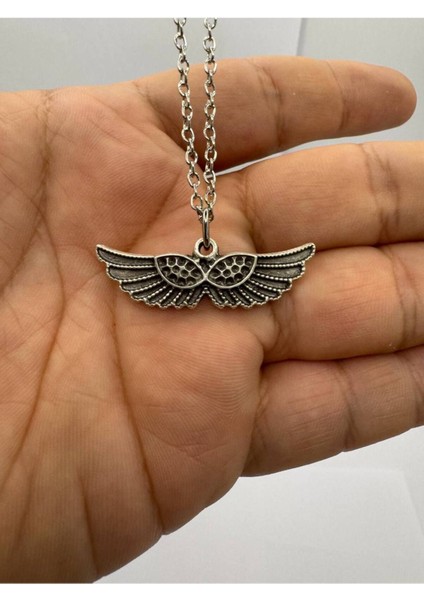 Melek Kanadı Desen Unisex Kolye – Koruyucu Ruh ve Özgürlüğün Sembolü
