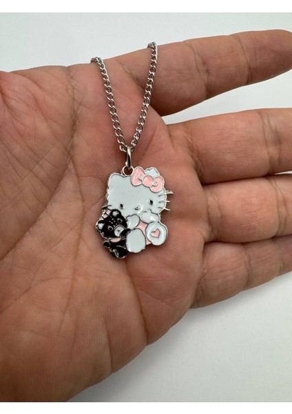 Ayıcıklı Hello Kitty Desen Kolye – Metal Zincirli Tatlı ve Sevimli Takı