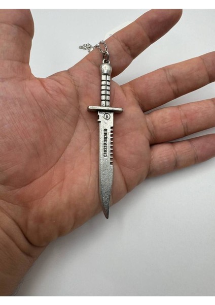 Bıçak Desen Kolye – Metal Zincirli Zamak Kaplama Unisex Aksesuar