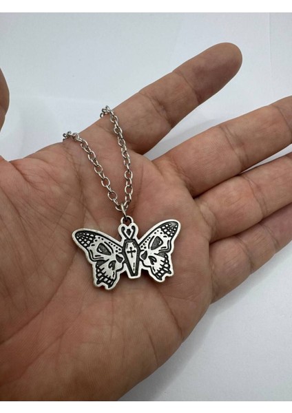 Gotik Tarz Kelebek Desen Unisex Kolye | Siyah Detaylı Butterfly Tasarım | Metal Zincir