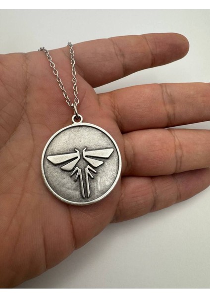 The Last Of Us Firefly Madalyon Kolye – Metal Zincirli Unisex Oyun Aksesuarı