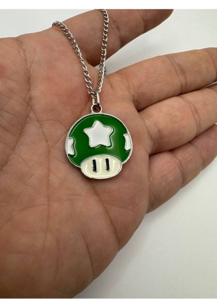 Super Mario Yeşil Power-Up Star Kolye – Metal Zincirli Parlak Metal Oyun Figür Takısı