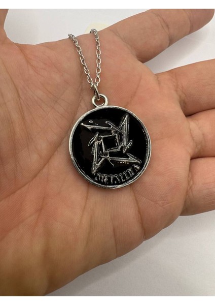 Siyah Metallica Unisex Kolye – Rock ve Metal Tarzı Takı - Metal Zincir