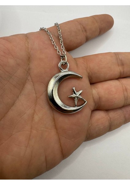 Ay Yıldız Desen Kolye – Gümüş Renk Zamak Metal Unisex Vatan Temalı Takı