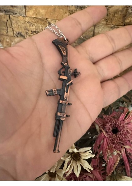 Mat Siyah Barrett Rec7 Piyade Tüfeği Desen Kolye – Unisex Metal Askerî Tarz Takı