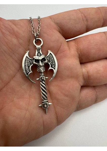 Kuru Kafa Desen Savaş Baltası Kolye – Metal Zincirli Zamak Kaplama Gotik Unisex Aksesuar