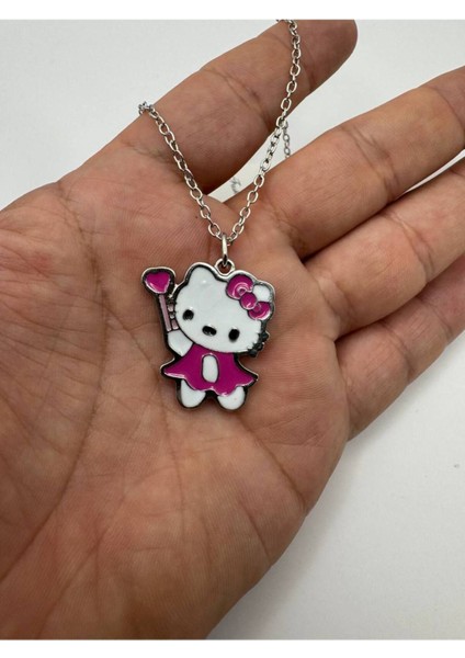 Hello Kitty Mor Renkli Desen Kolye – Metal Zincirli Sevimli Karakter Takısı