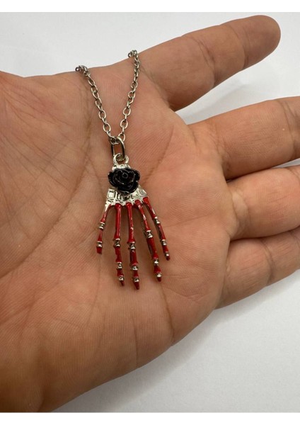 Gül Motifli Kırmızı Iskelet El Desen Unisex Kolye – Gotik ve Anlamlı Tasarım