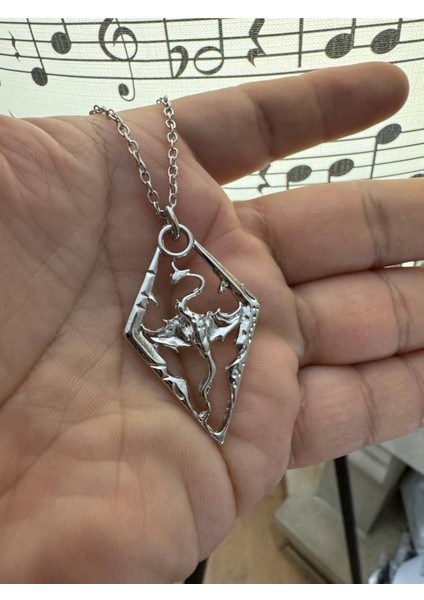 Skyrim Dragonborn Desen Kolye Metal Zincirli | The Elder Scrolls V Temalı Unisex Oyun Takısı