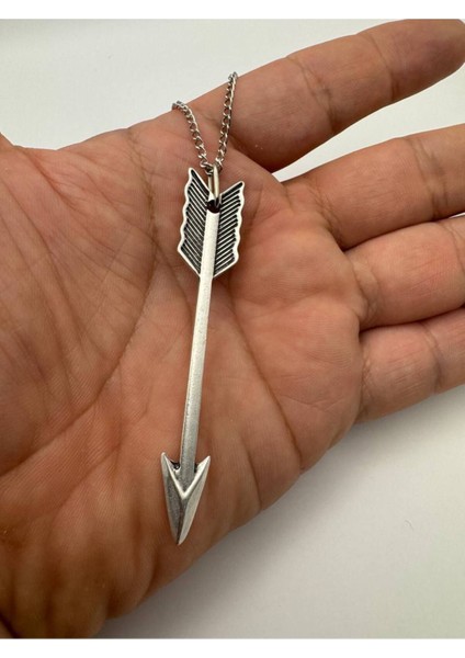 Ok Desen Kolye – Metal Zincirli Zamak Kaplama Unisex Aksesuar