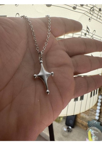Punk Gotik Lava Yıldız Desen Unisex Kolye – Metal Zincirli, Volkanik Enerji ve Asi Ruh