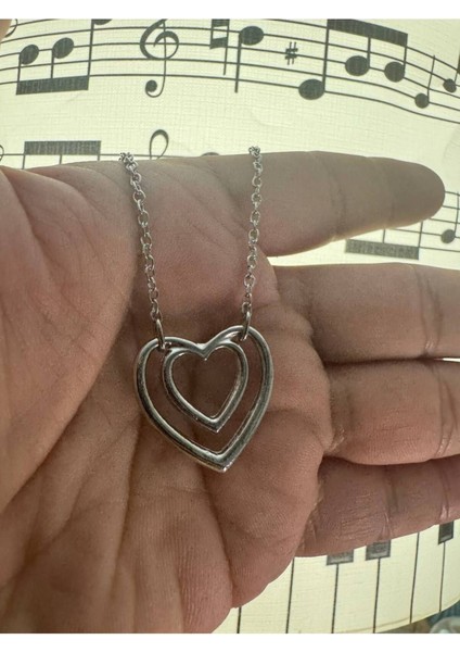 Iç Içe Kalp Desen Zincirli Unisex Kolye – Metal Zincirli, Sevgi ve Bağlılığın Simgesi