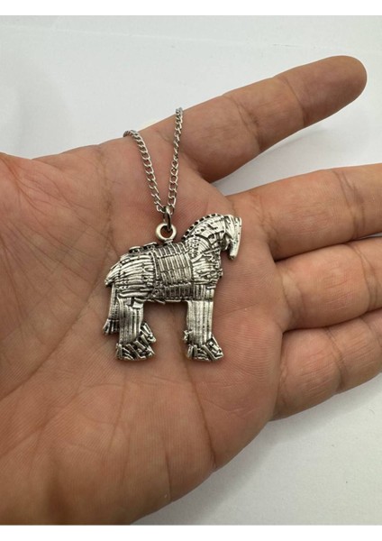 Troya Horse Kolye (Truva Atı Desen Unisex Kolye – Metal Zincirli, Zamak Kaplama)