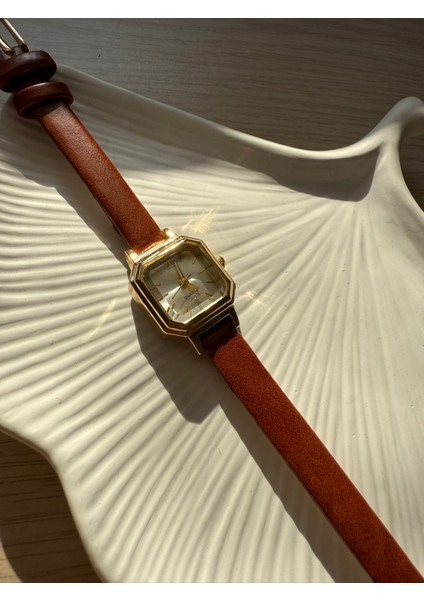 Retro Minimal Deri Kordon Vintage Kadın Kol Saati Minik Kare modelleri