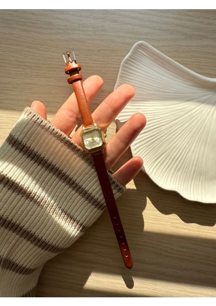 Retro Minimal Deri Kordon Vintage Kadın Kol Saati Minik Kare