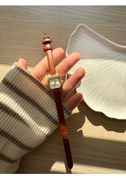 Retro Minimal Deri Kordon Vintage Kadın Kol Saati Minik Kare