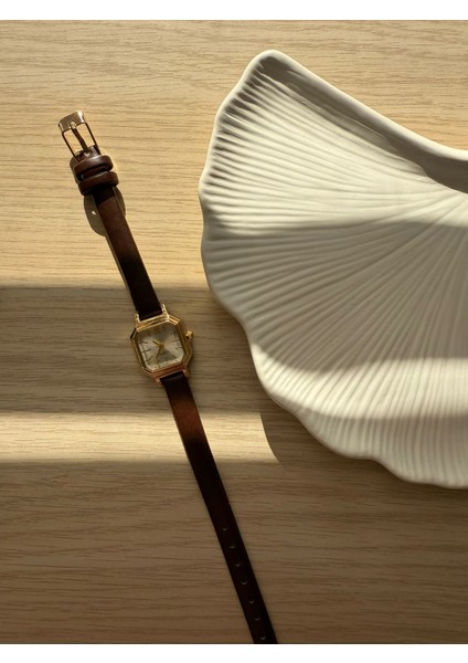 Retro Minimal Deri Kordon Vintage Kadın Kol Saati Minik Kare modelleri