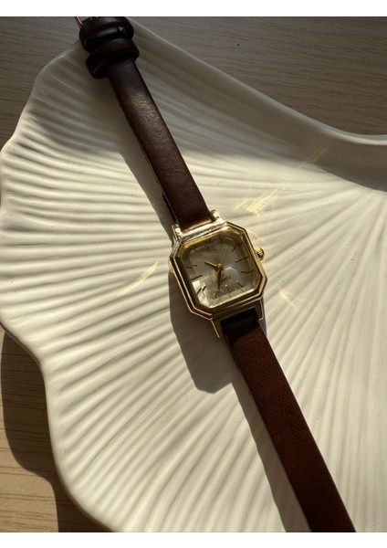 Retro Minimal Deri Kordon Vintage Kadın Kol Saati Minik Kare