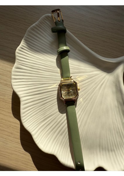 Retro Minimal Deri Kordon Vintage Kadın Kol Saati Minik Kare fırsatları