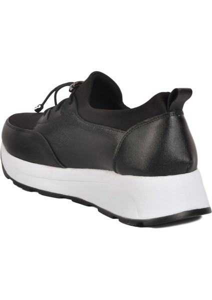 Siyah Beyaz Kilit Bağcıklı Kadın Casual Ayakkabı fırsatları
