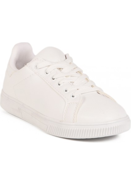 Beyaz Bağcıklı Kadın Spor Ayakkabı modelleri