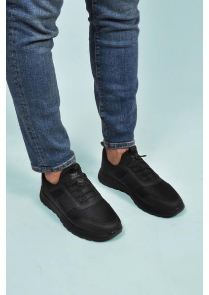 Siyah Kilit Bağcıklı Erkek Spor Ayakkabı