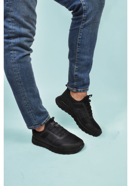 Siyah Kilit Bağcıklı Erkek Spor Ayakkabı modelleri