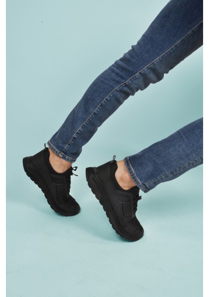 Siyah Kilit Bağcıklı Erkek Spor Ayakkabı fırsatları