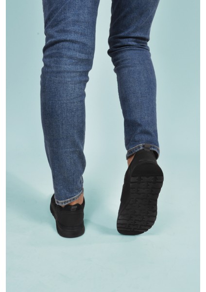 Siyah Kilit Bağcıklı Erkek Spor Ayakkabı indirimleri