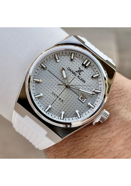 DK.1.10675.4 Beyaz Silikon Kordonlu Ikonik Metalik Tasarım Takvimli Erkek Kol Saati modelleri