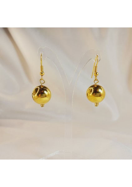 Inci Küpe, Altın Kaplama Inci Küpe, Inci Taşlı Parlak Küpe, Tek Top Inci Küpe, Kadın Inci Küpe, Şık ve Zarif Kadın Küpesi, El Yapımı Trend Takı, Modern Küpe, Klasik Küpe, Günlük Küpe