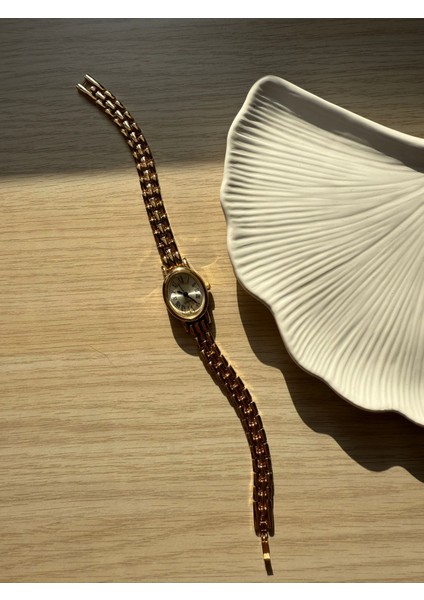 Retro Minimal Hasır Kordon Vintage Kadın Kol Saati fırsatları