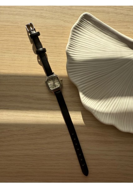 Retro Minimal Deri Kordon Vintage Kadın Kol Saati Minik Kare modelleri