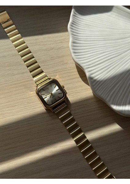 Retro Minimal Metal Kordon Vintage Kadın Kol Saati fiyatları