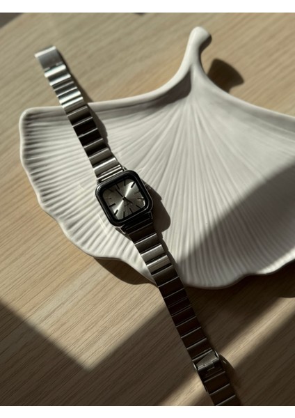 Retro Minimal Metal Kordon Vintage Kadın Kol Saati