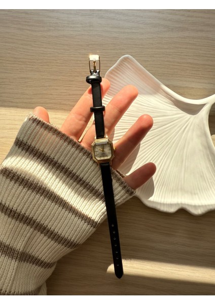 Retro Minimal Deri Kordon Vintage Kadın Kol Saati