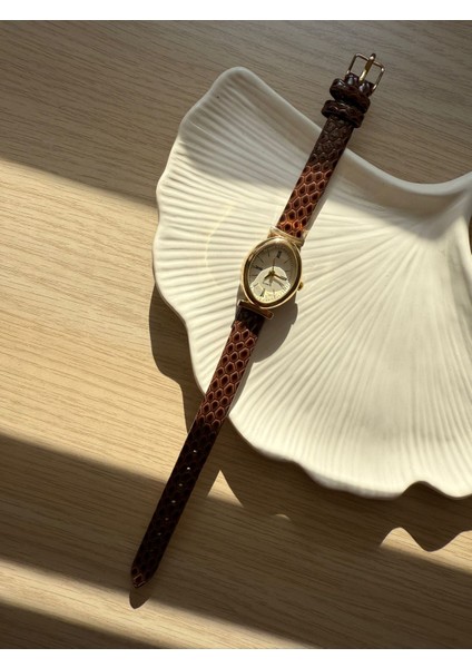 Retro Minimal Deri Kordon Vintage Kadın Kol Saati Desenli
