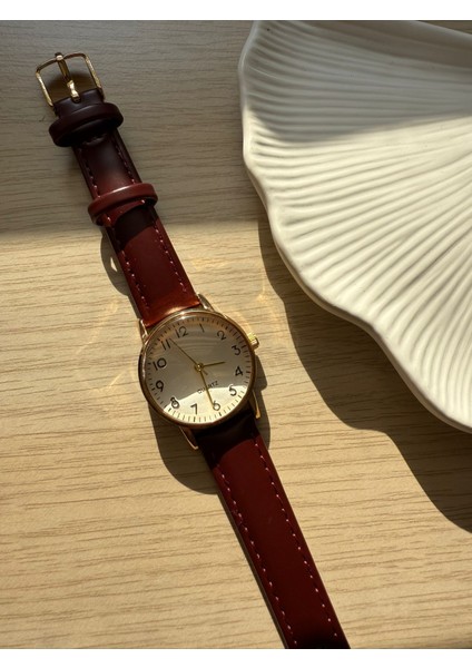 Retro Minimal Deri Kordon Vintage Kadın Kol Saati fırsatları