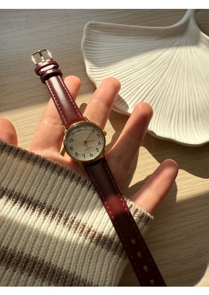 Retro Minimal Deri Kordon Vintage Kadın Kol Saati