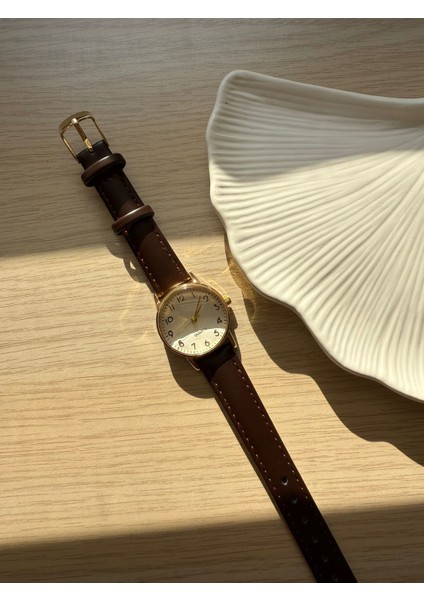 Retro Minimal Deri Kordon Vintage Kadın Kol Saati fırsatları
