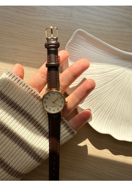 Retro Minimal Deri Kordon Vintage Kadın Kol Saati