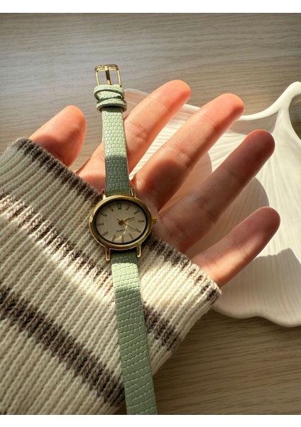 Retro Minimal Deri Kordon Vintage Kadın Kol Saati fiyatları